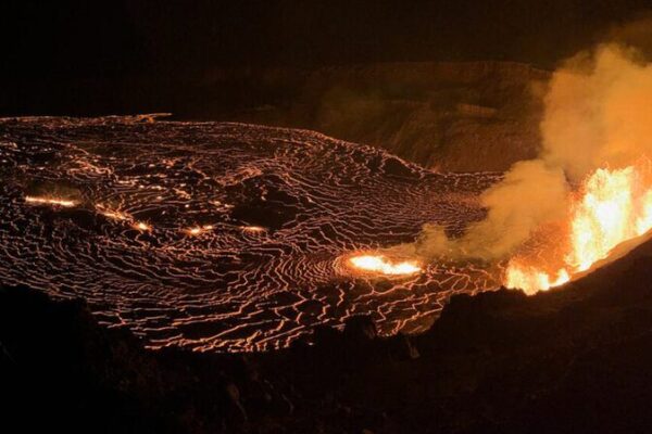 Kilauea Volcano Erupts: Spectacular Lava Fountains Light Up Hawaii’s Skies Kilauea_Volcano_Erupts__Spectacular_Lava_Fountains_Light_Up_Hawaii_s_Skies video poster