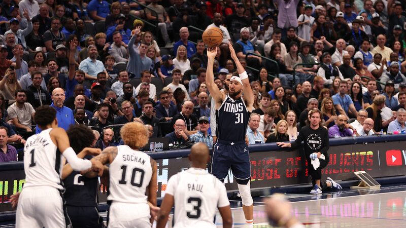 Klay_Thompson_Shines_with_Six_Triples_in_Mavs_Debut_Victory___ - News for amigos, by amigos Klay_Thompson_Shines_with_Six_Triples_in_Mavs_Debut_Victory___