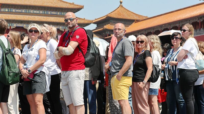 Labor_Day_Tourism_Boom__China_Welcomes_Wave_of_International_Visitors__