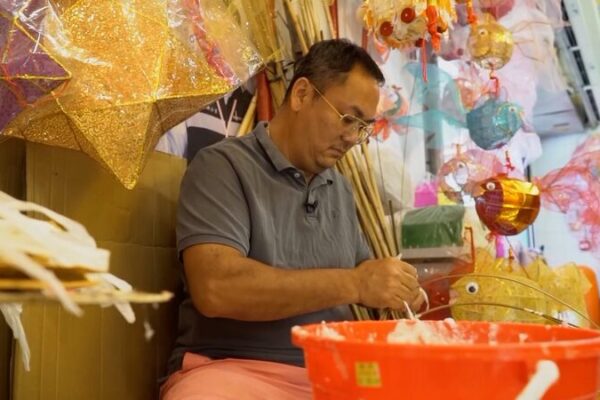 Lantern Magic in Hong Kong: Meet Kenneth Mo, Keeper of a Bright Tradition ✨ Lantern_Magic_in_Hong_Kong__Meet_Kenneth_Mo__Keeper_of_a_Bright_Tradition__ video poster