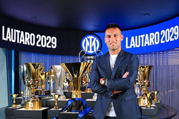 Lautaro Martinez Extends Stay with Inter Milan Until 2029! ⚽🔥 Lautaro_Martinez_Extends_Stay_with_Inter_Milan_Until_2029____