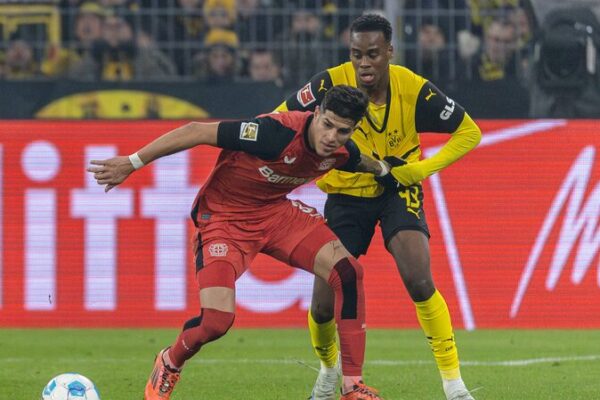 Leverkusen Triumph Over Dortmund in Thrilling 3-2 Bundesliga Clash ⚽🔥 Leverkusen_Triumph_Over_Dortmund_in_Thrilling_3_2_Bundesliga_Clash___