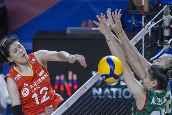 Li Yingying Aims for Olympic Redemption in Paris 2024 🏐🌟 Li_Yingying_Aims_for_Olympic_Redemption_in_Paris_2024___