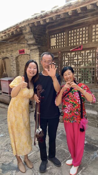 Lijiashan_s_Folk_Songs_Bring_Life_to_Ancient_Village___poster - News for amigos, by amigos Lijiashan_s_Folk_Songs_Bring_Life_to_Ancient_Village__ video poster