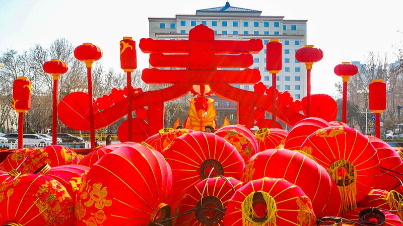 __Longhu_Park_in_Hebei_Sparkles_with_Red_Lanterns_During_Chinese_New_Year__