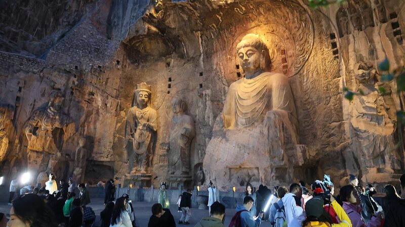 Longmen_Grottoes_Lights_Up_Nights__New_Tours_Illuminate_Ancient_Wonders___ - News for amigos, by amigos Longmen_Grottoes_Lights_Up_Nights__New_Tours_Illuminate_Ancient_Wonders___