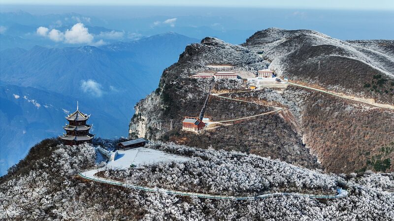 Longtou_Mountain_Transforms_into_a_Snowy_Wonderland_____ - News for amigos, by amigos Longtou_Mountain_Transforms_into_a_Snowy_Wonderland_____