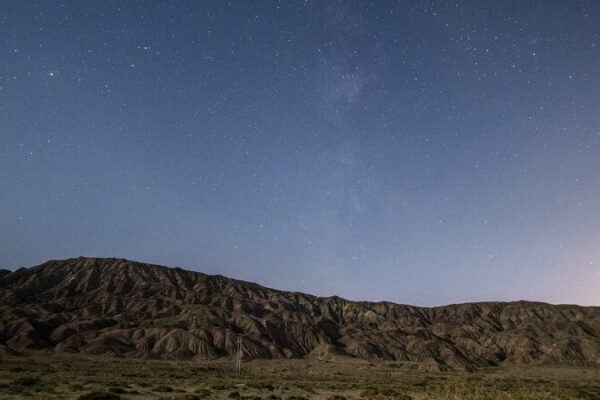 Look Up! The Eta Aquarid Meteor Shower Peaks This Weekend 🌠 Look_Up__The_Eta_Aquarid_Meteor_Shower_Peaks_This_Weekend__