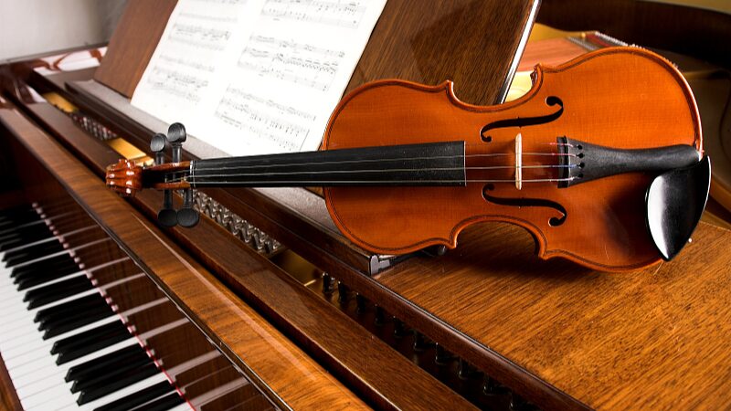 Love_Letter_to_Paris__Chinese_Musicians_Serenade_the_City_of_Love____poster - News for amigos, by amigos Love_Letter_to_Paris__Chinese_Musicians_Serenade_the_City_of_Love___ video poster