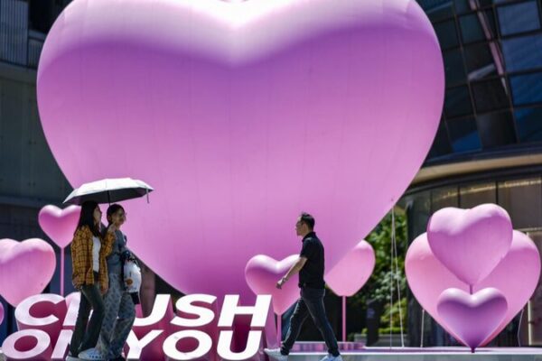 Love in the Air: Heart-Shaped Balloons Light Up Jinan for 520 Romance Celebration Love_in_the_Air__Heart_Shaped_Balloons_Light_Up_Jinan_for_520_Romance_Celebration