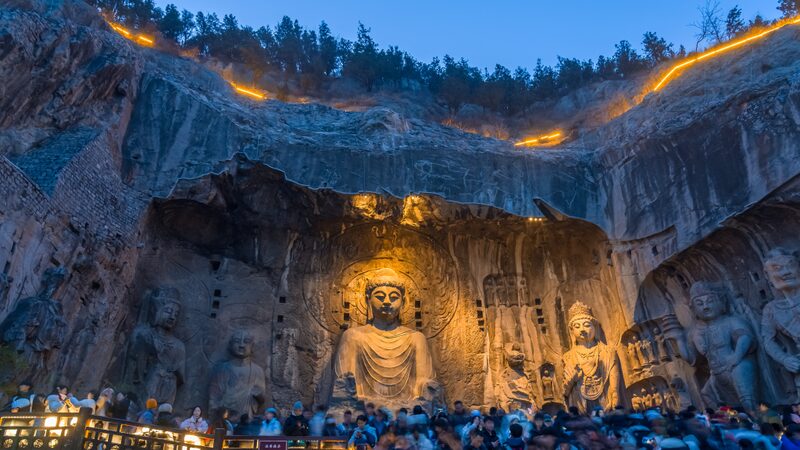 Lushena_Buddha_Glows_for_New_Year_at_Longmen_Grottoes - News for amigos, by amigos Lushena_Buddha_Glows_for_New_Year_at_Longmen_Grottoes