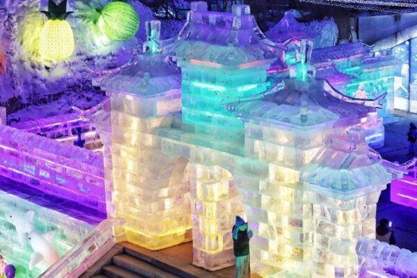 Magical Ice Sculptures Light Up Beijing’s Longqing Gorge Festival Magical_Ice_Sculptures_Light_Up_Beijing_s_Longqing_Gorge_Festival