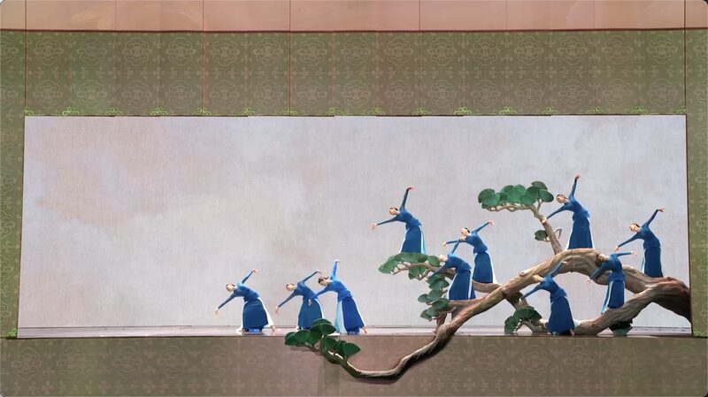 Magpies_on_the_Tree__A_Dance_of_Hope_at_the_2025_Spring_Festival_Gala video poster