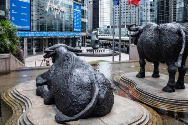 Mainland-Hong Kong ETF Expansion: A Game-Changer for Young Investors 🎯 Mainland_Hong_Kong_ETF_Expansion__A_Game_Changer_for_Young_Investors__