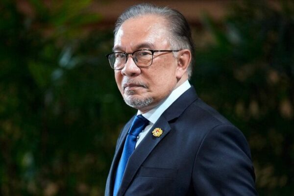 Malaysia’s PM Anwar Urges ASEAN Unity 🌏🚀 Says No to External Meddling in South China Sea Malaysia_s_PM_Anwar_Urges_ASEAN_Unity____Says_No_to_External_Meddling_in_South_China_Sea