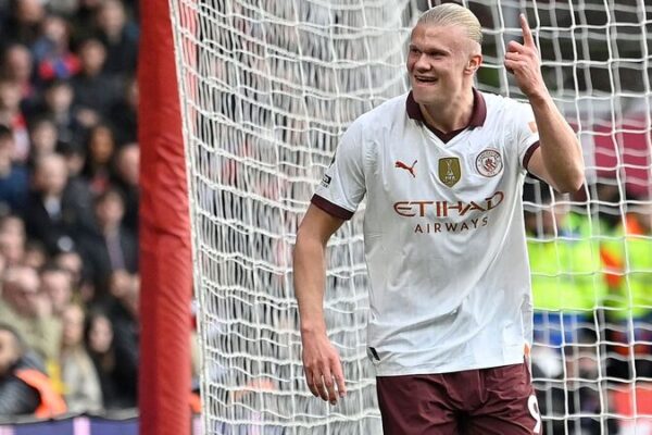 Manchester_City_Keeps_Pace_with_Arsenal_in_Thrilling_Title_Race___