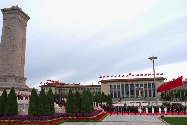 Martyrs’ Day in Beijing: Xi Jinping Honors Fallen Heroes at Tiananmen Square Martyrs__Day_in_Beijing__Xi_Jinping_Honors_Fallen_Heroes_at_Tiananmen_Square video poster