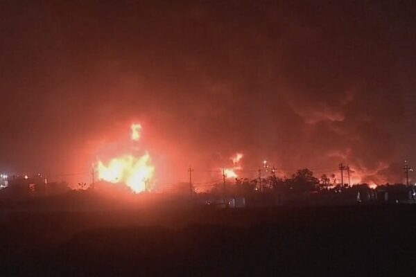 🔥 Massive Fire Erupts at Erbil Oil Refinery in Northern Iraq __Massive_Fire_Erupts_at_Erbil_Oil_Refinery_in_Northern_Iraq video poster