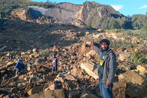Massive Landslide in Papua New Guinea Affects Thousands 😢 Massive_Landslide_in_Papua_New_Guinea_Affects_Thousands__