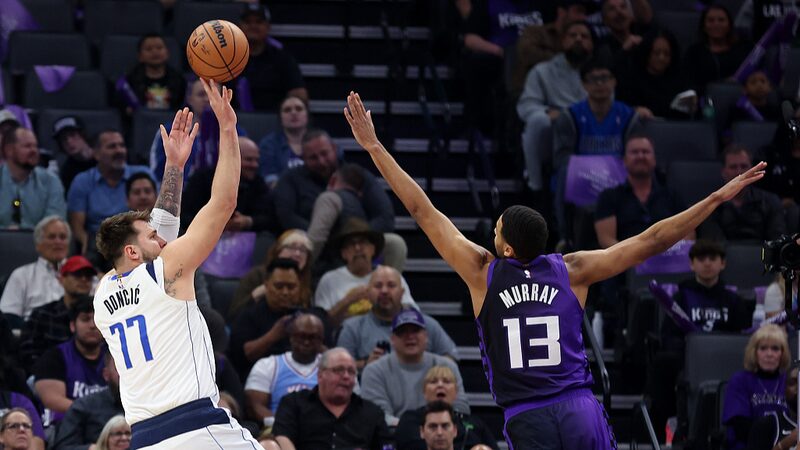 Mavericks_Rain_Threes__Crush_Kings_132_96_in_Sacramento_Showdown - News for amigos, by amigos __Mavericks_Rain_Threes__Crush_Kings_132_96_in_Sacramento_Showdown