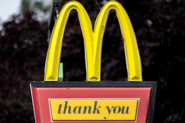 McDonald’s Clears Beef Patties in E. Coli Outbreak 🍔🚫👀 McDonald_s_Clears_Beef_Patties_in_E__Coli_Outbreak____