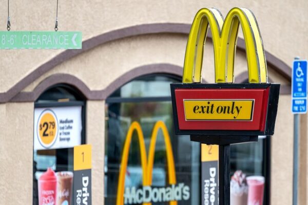 McDonald’s Onion Scare: E. coli Outbreak Hits 13 States McDonald_s_Onion_Scare__E__coli_Outbreak_Hits_13_States