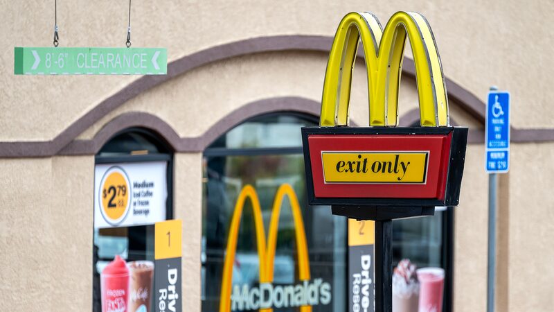 McDonald_s_Onion_Scare__E__coli_Outbreak_Hits_13_States - News for amigos, by amigos McDonald_s_Onion_Scare__E__coli_Outbreak_Hits_13_States