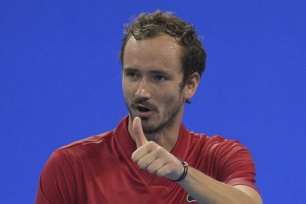 Medvedev and Sinner Advance to China Open Quarterfinals 🎾 Medvedev_and_Sinner_Advance_to_China_Open_Quarterfinals__