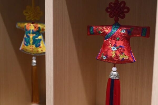 Meet China’s ‘Grandma of Sachets’: Crafting Tradition for 70 Years Meet_China_s__Grandma_of_Sachets___Crafting_Tradition_for_70_Years video poster