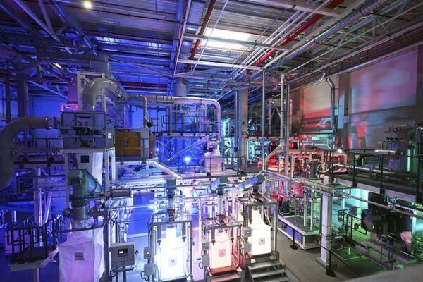 Mercedes Unveils Europe’s First EV Battery Recycling Plant in Germany 🚀 Mercedes_Unveils_Europe_s_First_EV_Battery_Recycling_Plant_in_Germany__
