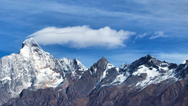 Mesmerizing_Hat_Shaped_Clouds__Nature_s_Skyward_Fashion_Show video poster