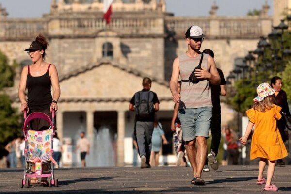 Mexico Sizzles: Heat Wave Shatters Temperature Records in Ten Cities Mexico_Sizzles__Heat_Wave_Shatters_Temperature_Records_in_Ten_Cities