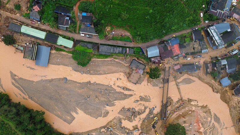 Miracle_in_Kerala__Four_Rescued_Alive_Three_Days_After_Landslides___ - News for amigos, by amigos Miracle_in_Kerala__Four_Rescued_Alive_Three_Days_After_Landslides___