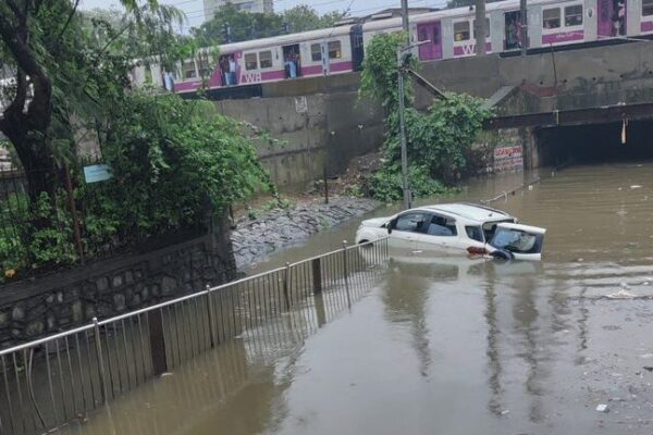 Monsoon Mayhem: Mumbai’s Heavy Rains Halt City Life 🌧️ Monsoon_Mayhem__Mumbai_s_Heavy_Rains_Halt_City_Life___