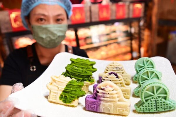 Mooncakes 2.0: How Tradition Just Got a Tasty Makeover! 🎉🌓 Mooncakes_2_0__How_Tradition_Just_Got_a_Tasty_Makeover____