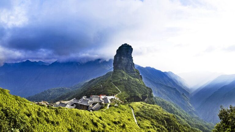 Mount_Fanjing_in_SW_China_Joins_IUCN_Green_List__