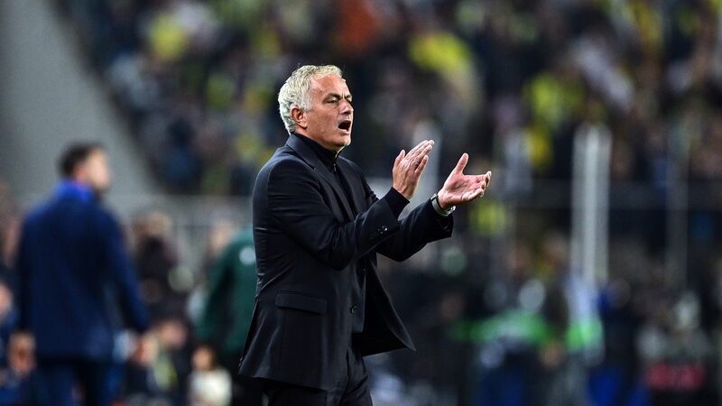 Mourinho_Sees_Red_as_Fenerbahce_Hold_Man_United_1_1_in_Europa_League_Thriller - News for amigos, by amigos __Mourinho_Sees_Red_as_Fenerbahce_Hold_Man_United_1_1_in_Europa_League_Thriller
