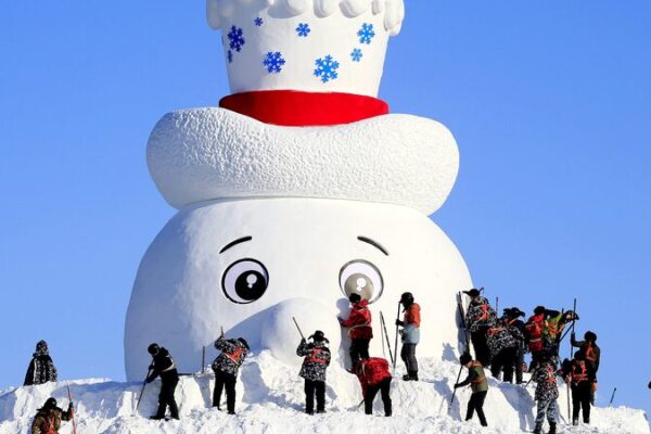 ✨ Mr. Snowman Unveiled at Harbin’s Epic Snow Sculpture Expo! ☃️ __Mr__Snowman_Unveiled_at_Harbin_s_Epic_Snow_Sculpture_Expo____