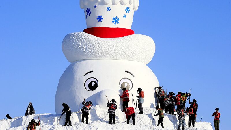 Mr__Snowman_Unveiled_at_Harbin_s_Epic_Snow_Sculpture_Expo____ - News for amigos, by amigos __Mr__Snowman_Unveiled_at_Harbin_s_Epic_Snow_Sculpture_Expo____
