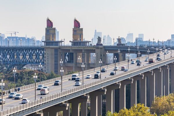 Nanjing Yangtze River Bridge: China’s Engineering Marvel 🌉 Nanjing_Yangtze_River_Bridge__China_s_Engineering_Marvel__ video poster