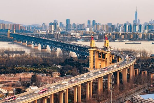 Nanjing’s Double-Decker Marvel: Exploring China’s Iconic Yangtze River Bridge 🌉 Nanjing_s_Double_Decker_Marvel__Exploring_China_s_Iconic_Yangtze_River_Bridge__ video poster