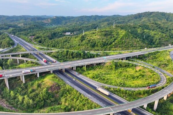 New Transportation Network Fuels Rural Growth in Jiangxi 🚗🌾 New_Transportation_Network_Fuels_Rural_Growth_in_Jiangxi___
