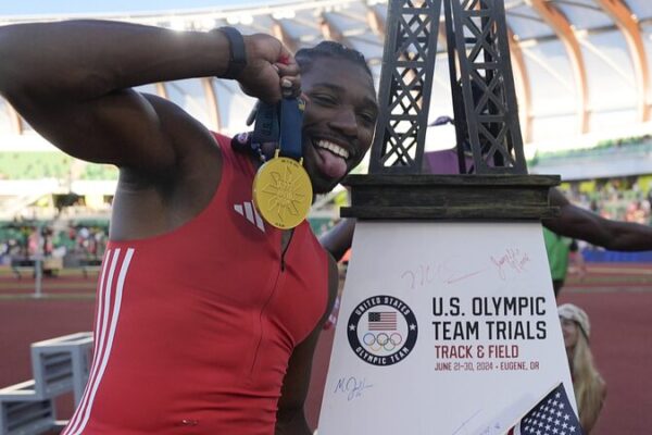Noah Lyles Sprints to Glory 🏃♂️ at U.S. Olympic Trials, Secures Paris Spot 🇫🇷 Noah_Lyles_Sprints_to_Glory______at_U_S__Olympic_Trials__Secures_Paris_Spot___