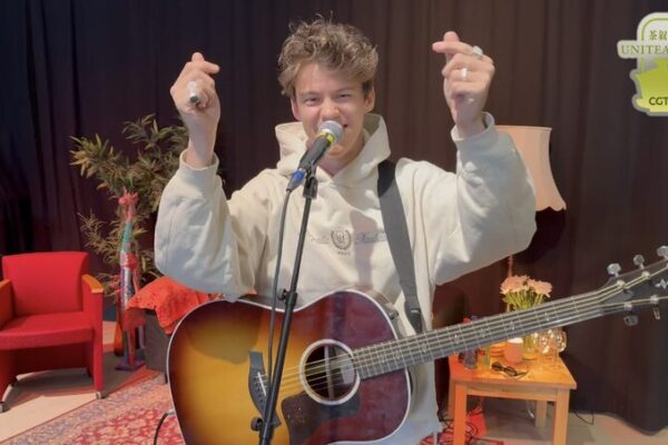 Norwegian Singer Peder Elias Sends Special Message for CGTN TeaFest on International Tea Day Norwegian_Singer_Peder_Elias_Sends_Special_Message_for_CGTN_TeaFest_on_International_Tea_Day video poster