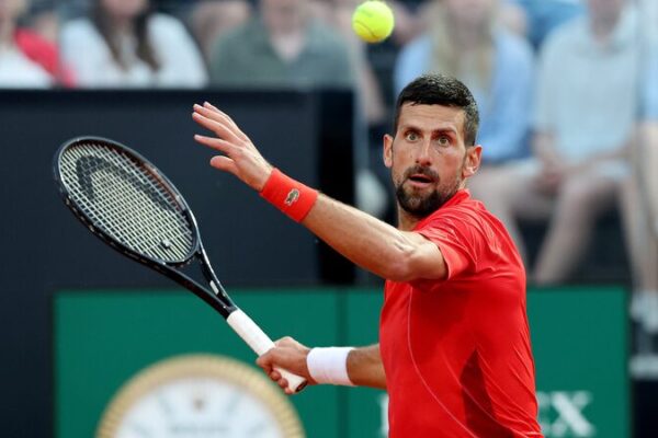 Novak Djokovic’s Rome Win Marred by Falling Bottle Incident 🤕 Novak_Djokovic_s_Rome_Win_Marred_by_Falling_Bottle_Incident__