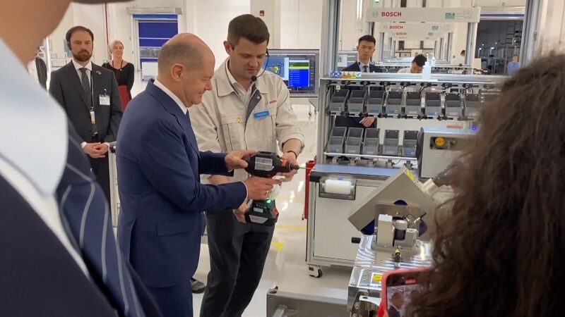 Olaf_Scholz_Cheers_for_Germany_China_Hydrogen_Tech_Partnership_in_Chongqing_poster - News for amigos, by amigos Olaf_Scholz_Cheers_for_Germany_China_Hydrogen_Tech_Partnership_in_Chongqing video poster