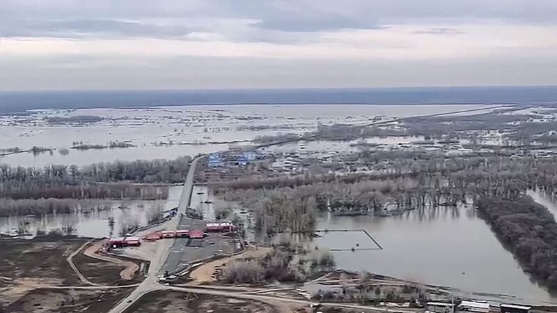Over_100_000_Evacuated_as_Historic_Floods_Hit_Russia_and_Kazakhstan - News for amigos, by amigos Over_100_000_Evacuated_as_Historic_Floods_Hit_Russia_and_Kazakhstan