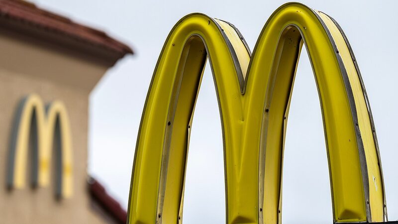 Over_100_People_Sick_After_Eating_McDonald_s_Quarter_Pounders__E__coli_Outbreak - News for amigos, by amigos Over_100_People_Sick_After_Eating_McDonald_s_Quarter_Pounders__E__coli_Outbreak