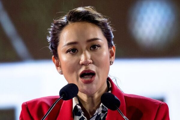 Paetongtarn Shinawatra Steps Up: Thailand’s New PM Candidate Announced! 🇹🇭 Paetongtarn_Shinawatra_Steps_Up__Thailand_s_New_PM_Candidate_Announced____