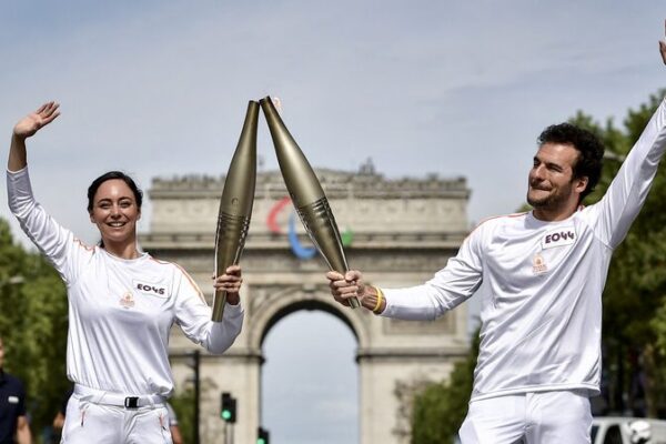Paris 2024 Torch Design Unites Oceans and Cultures 🌊 Paris_2024_Torch_Design_Unites_Oceans_and_Cultures__